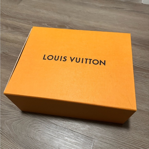 Louis Vuitton men’s waterfront mules - Picture 5 of 5